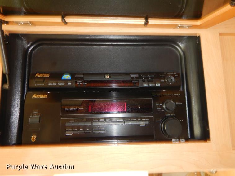 image for item FH9316 2004 Workhorse W22 Intruder 373 RV