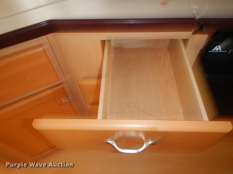 image for item FH9316 2004 Workhorse W22 Intruder 373 RV