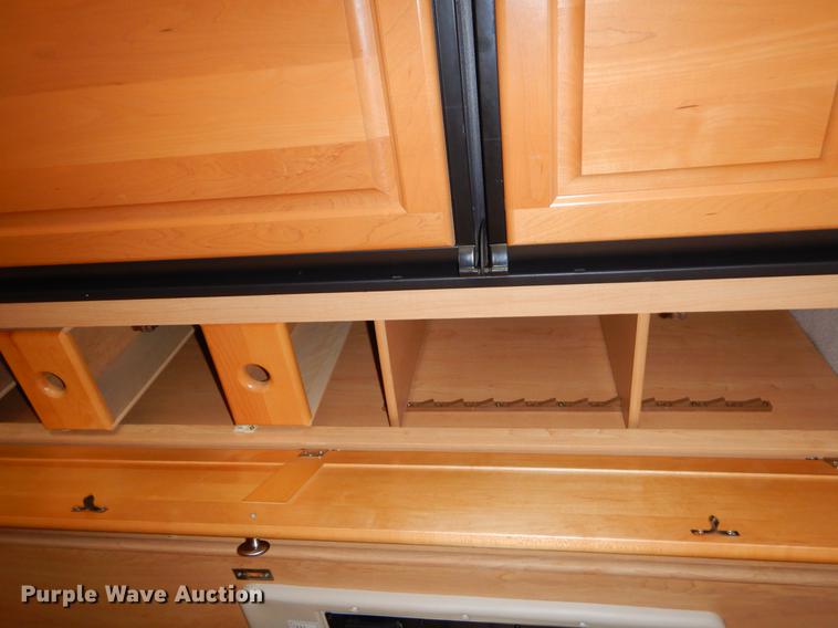 image for item FH9316 2004 Workhorse W22 Intruder 373 RV