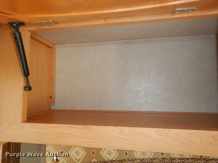 image for item FH9316 2004 Workhorse W22 Intruder 373 RV