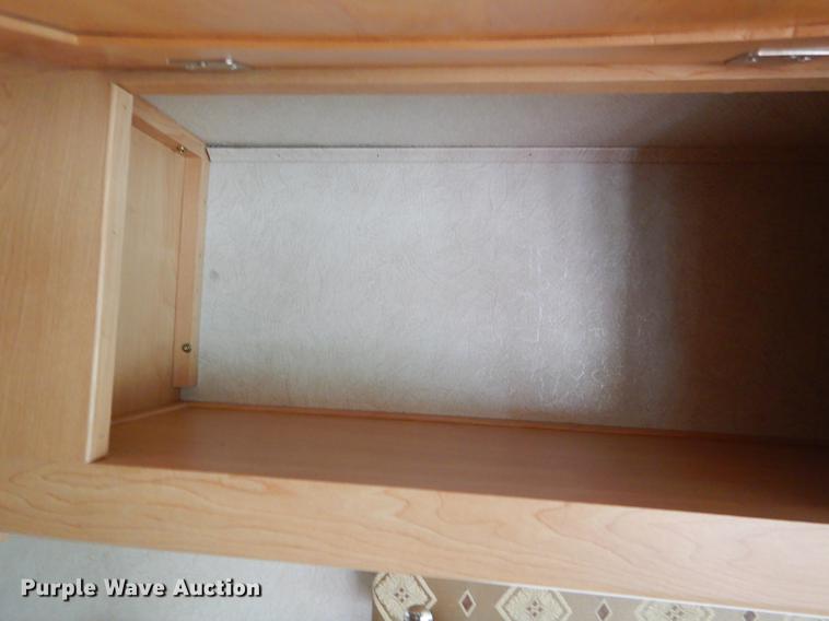 image for item FH9316 2004 Workhorse W22 Intruder 373 RV