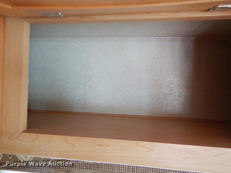 image for item FH9316 2004 Workhorse W22 Intruder 373 RV