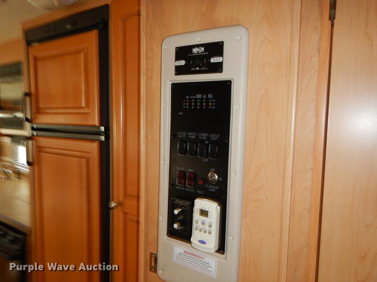 image for item FH9316 2004 Workhorse W22 Intruder 373 RV