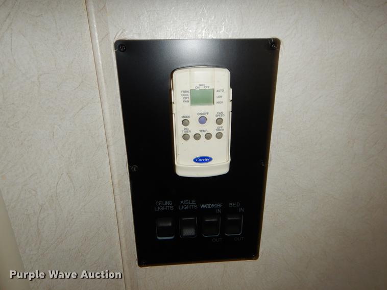 image for item FH9316 2004 Workhorse W22 Intruder 373 RV