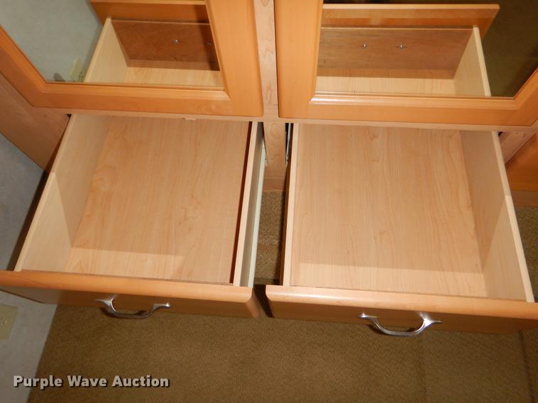 image for item FH9316 2004 Workhorse W22 Intruder 373 RV