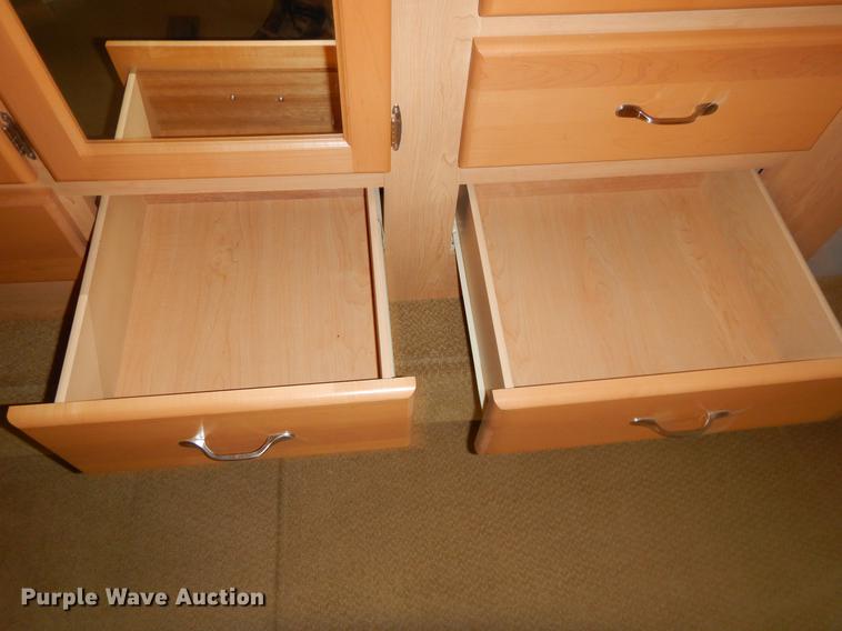 image for item FH9316 2004 Workhorse W22 Intruder 373 RV