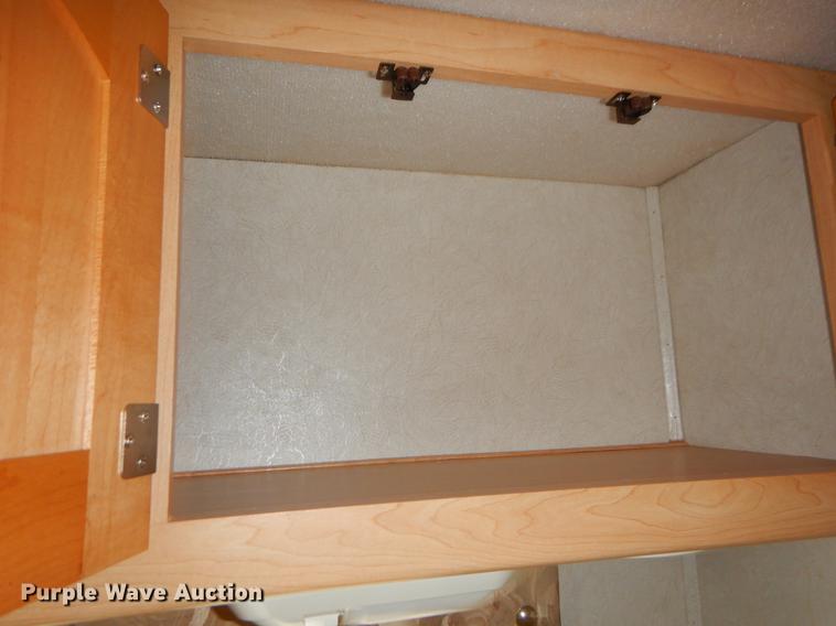 image for item FH9316 2004 Workhorse W22 Intruder 373 RV