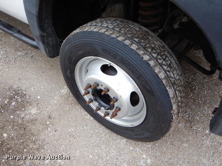 image for item FH9321 2012 Ford F450 Super Duty Crew Cab flatbed truck