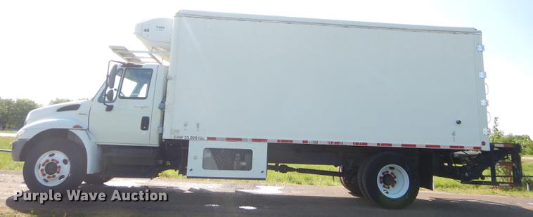 image for item FH9388 2009 International DuraStar 4300 refrigerated truck
