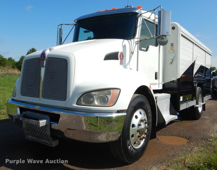 image for item FH9390 2009 Kenworth T370 delivery truck