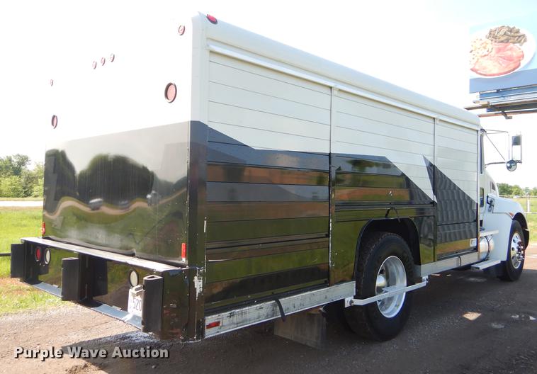 image for item FH9390 2009 Kenworth T370 delivery truck