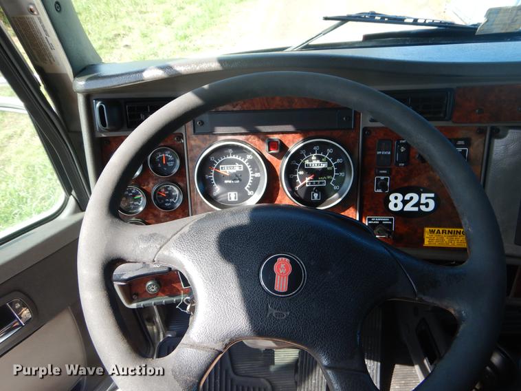 image for item FH9390 2009 Kenworth T370 delivery truck