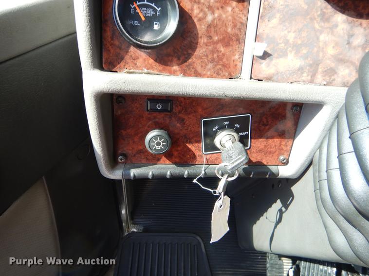 image for item FH9390 2009 Kenworth T370 delivery truck