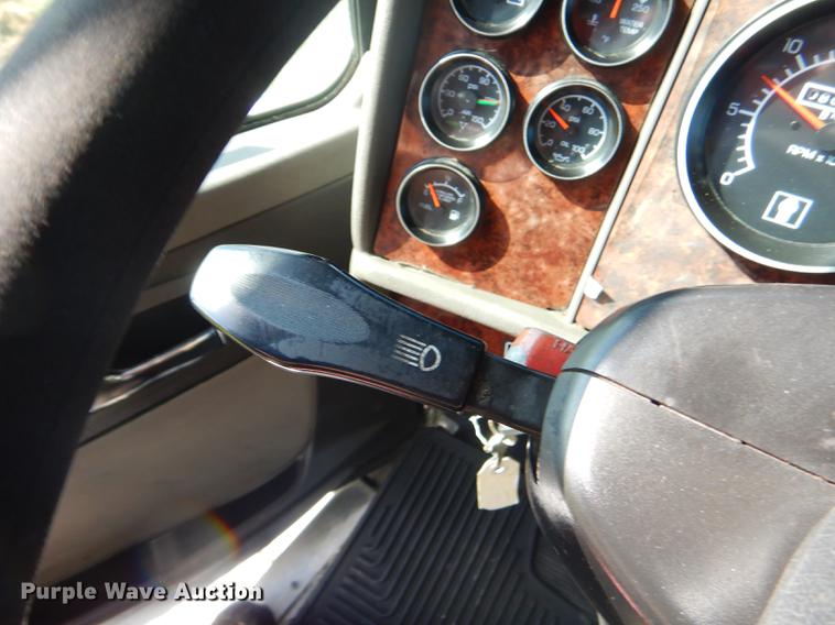 image for item FH9390 2009 Kenworth T370 delivery truck