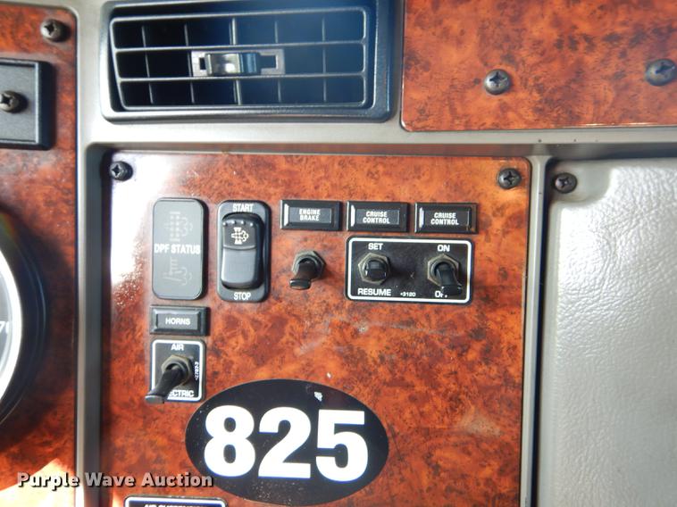 image for item FH9390 2009 Kenworth T370 delivery truck