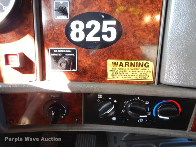 image for item FH9390 2009 Kenworth T370 delivery truck