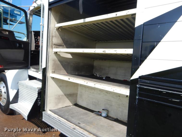 image for item FH9390 2009 Kenworth T370 delivery truck