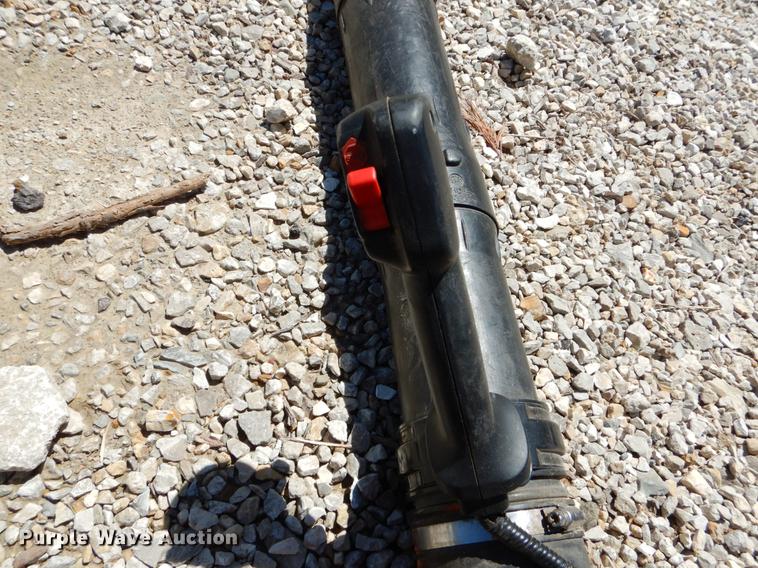 image for item FI9580 (7) Redmax EBZ7500 backpack leaf blowers