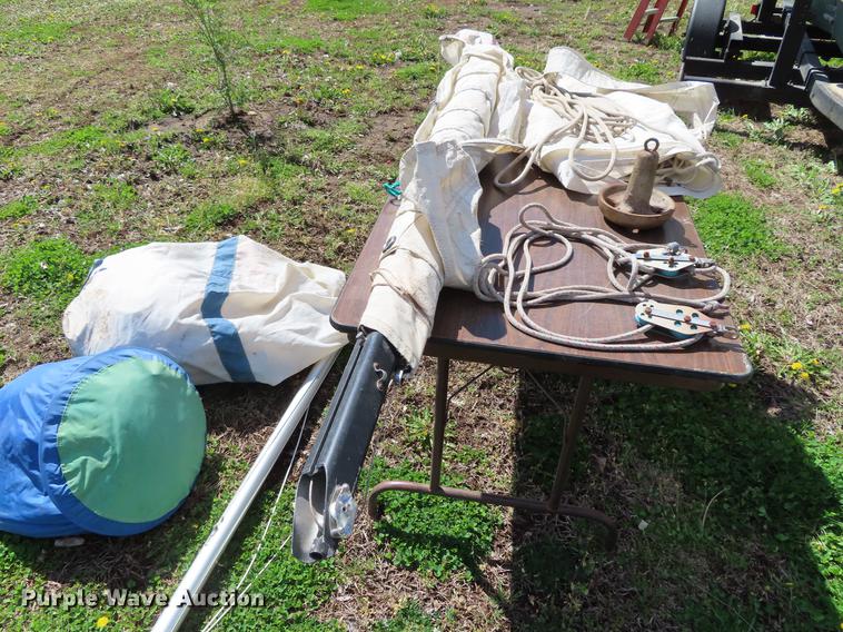 image for item FJ9017 1979 Bayliner Buccan sailboat