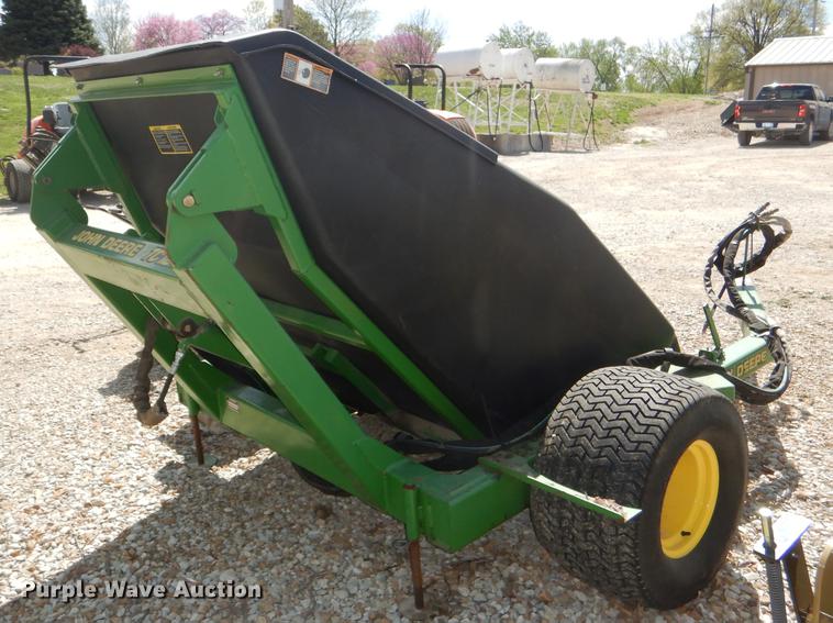 image for item FK9111 John Deere TC125 turf collector