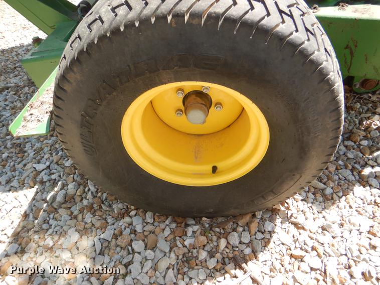 image for item FK9111 John Deere TC125 turf collector