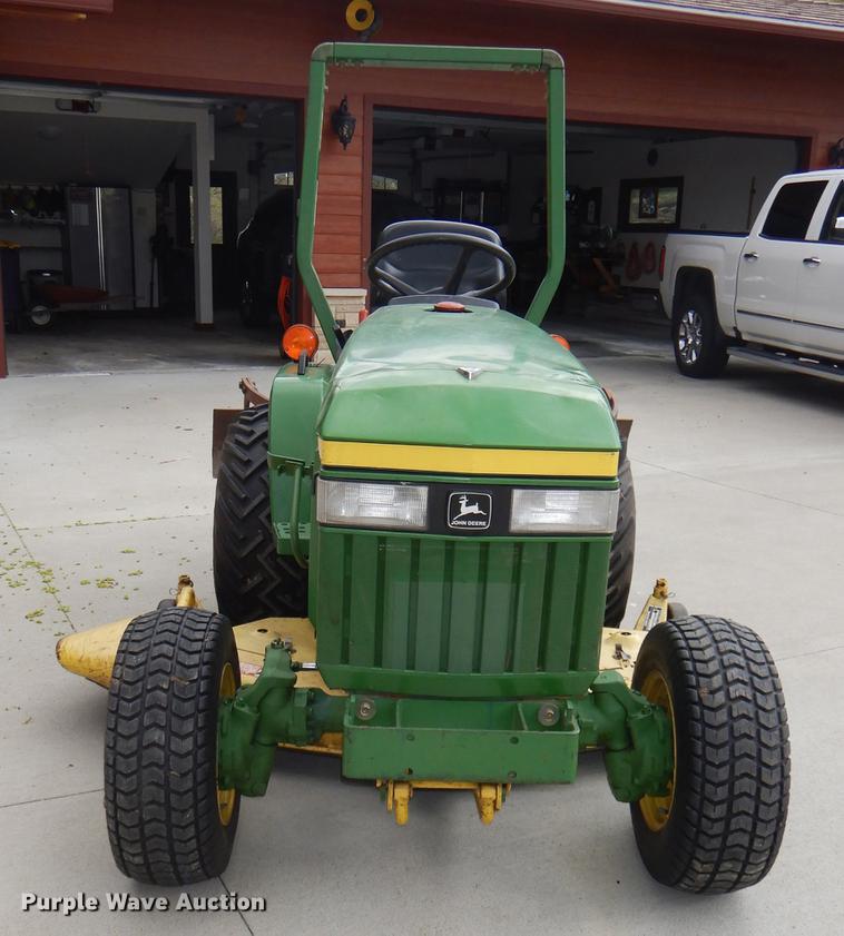 image for item FK9115 1992 John Deere 670 MFWD tractor