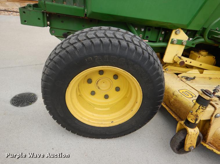 image for item FK9115 1992 John Deere 670 MFWD tractor