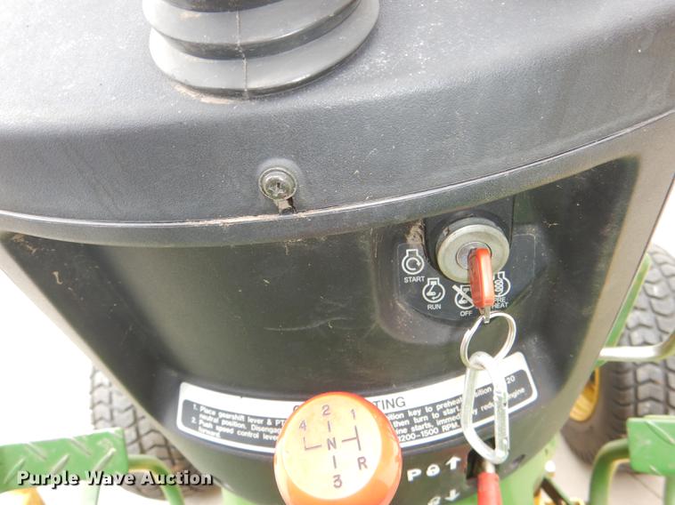 image for item FK9115 1992 John Deere 670 MFWD tractor