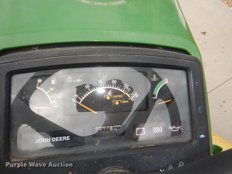 image for item FK9115 1992 John Deere 670 MFWD tractor