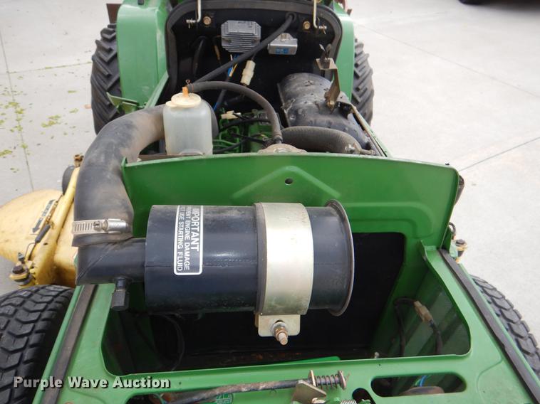 image for item FK9115 1992 John Deere 670 MFWD tractor
