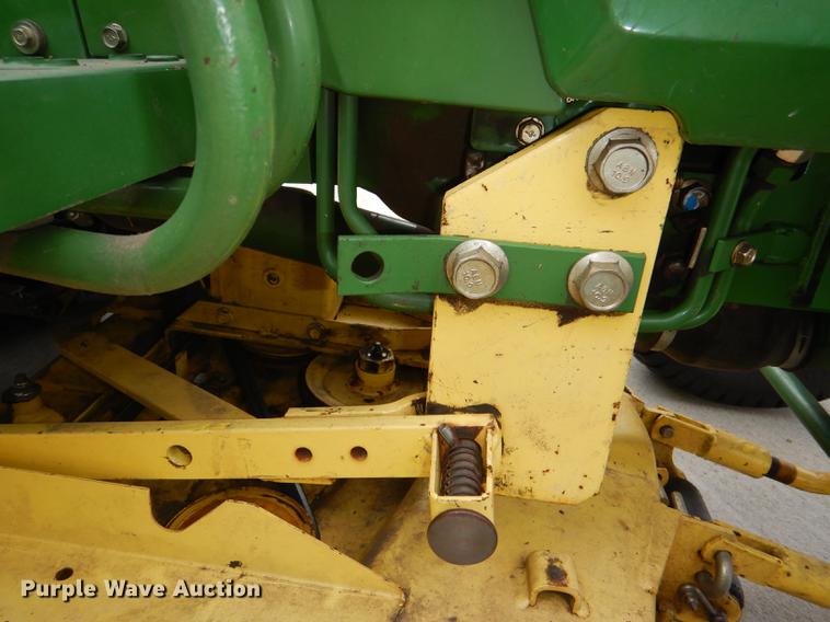 image for item FK9115 1992 John Deere 670 MFWD tractor