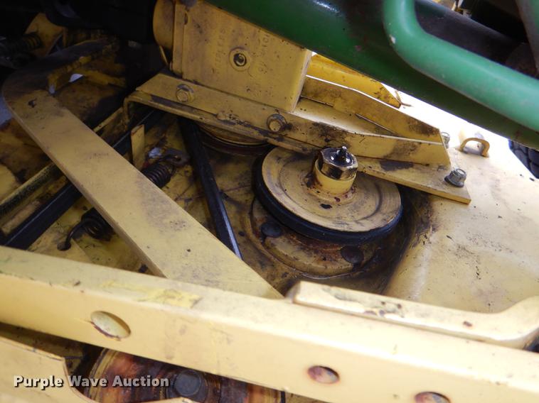 image for item FK9115 1992 John Deere 670 MFWD tractor