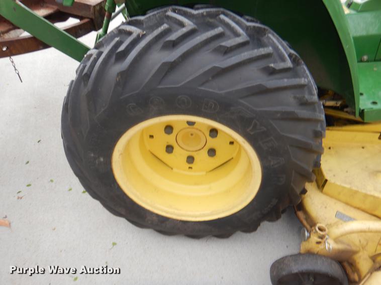 image for item FK9115 1992 John Deere 670 MFWD tractor