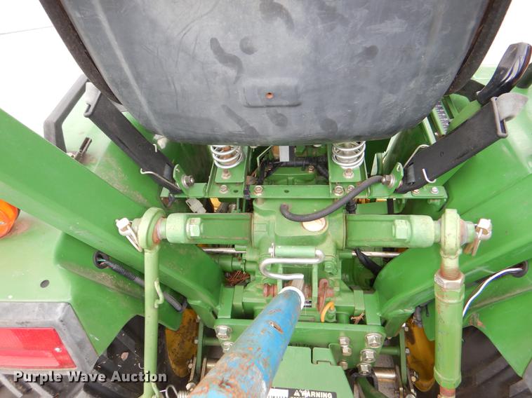 image for item FK9115 1992 John Deere 670 MFWD tractor