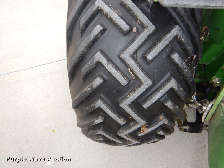 image for item FK9115 1992 John Deere 670 MFWD tractor