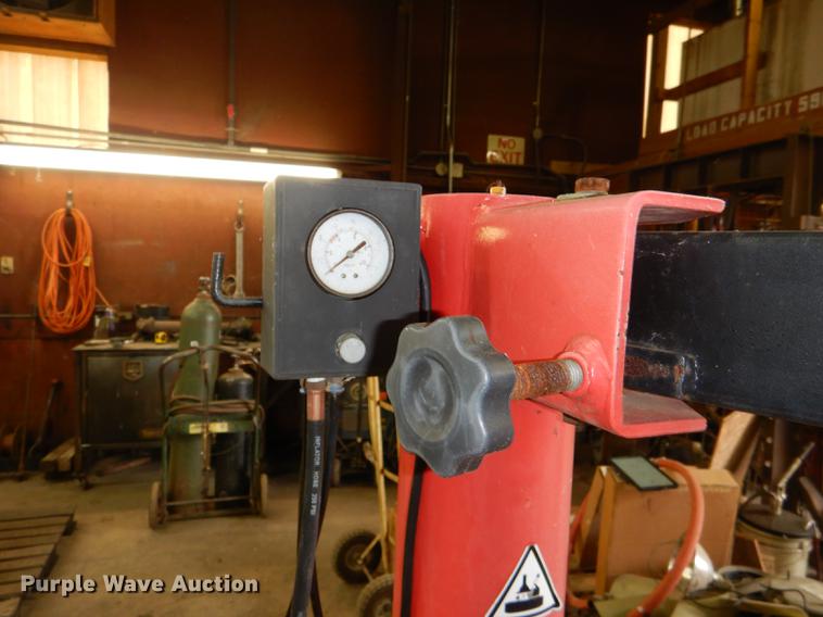 image for item FK9132 Tire machine and tire balancer