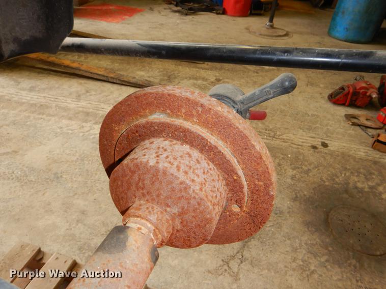 image for item FK9132 Tire machine and tire balancer