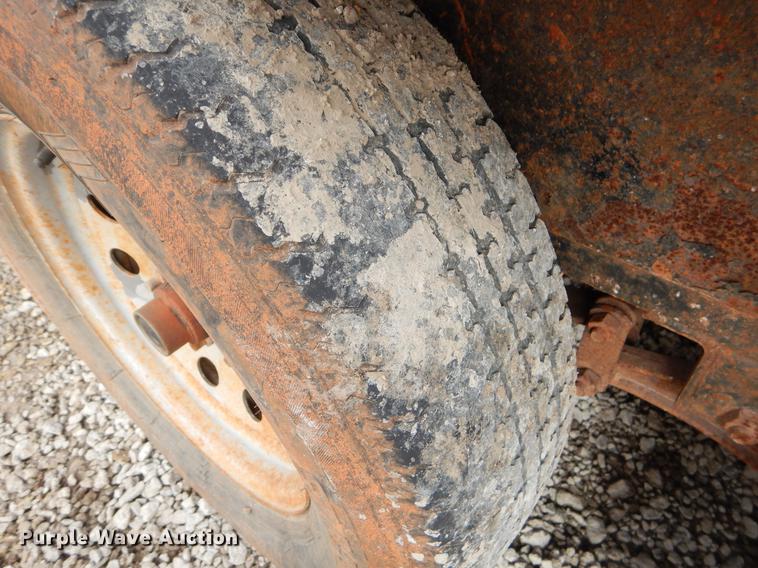 image for item FQ9578 2014 Lamar utility trailer