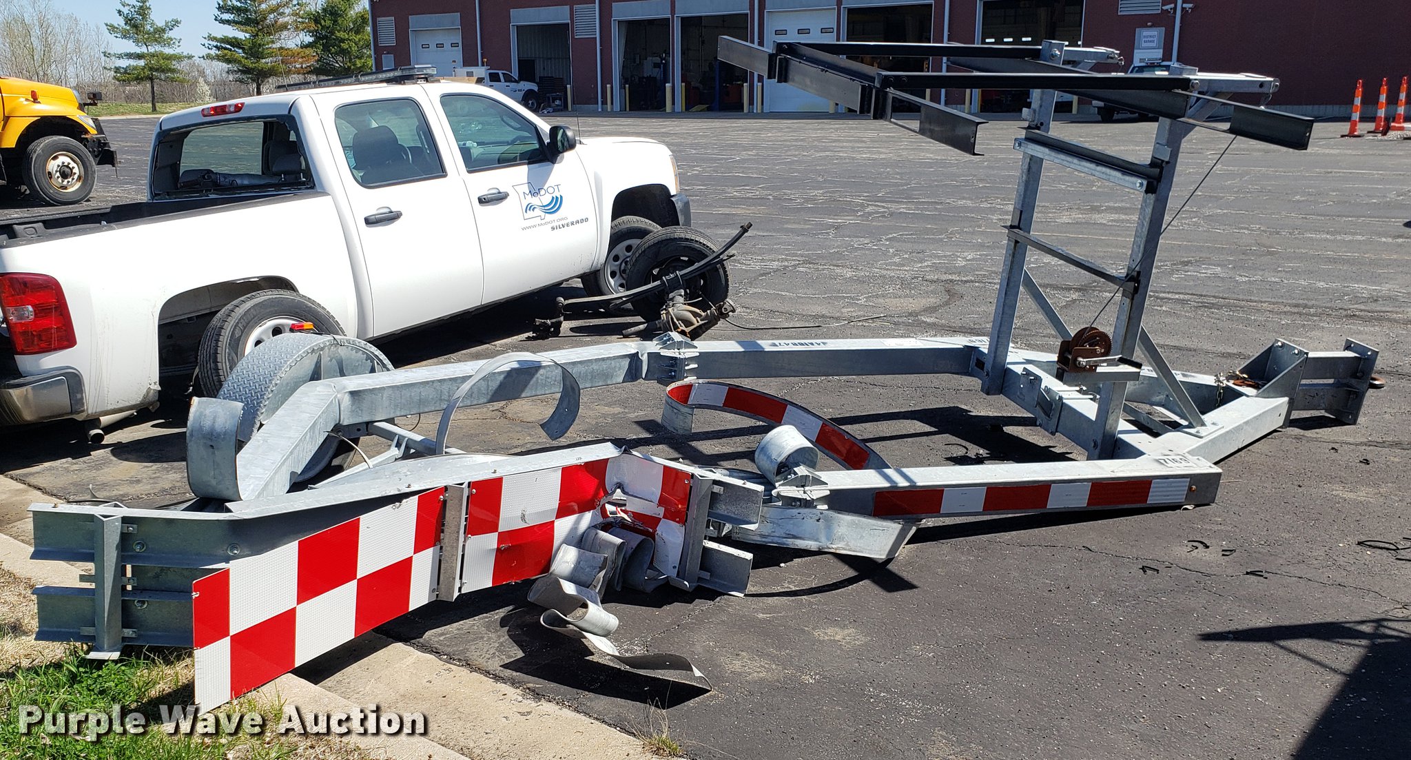 Gregory Industries crash attenuator in Lee's Summit, MO Item DF3394