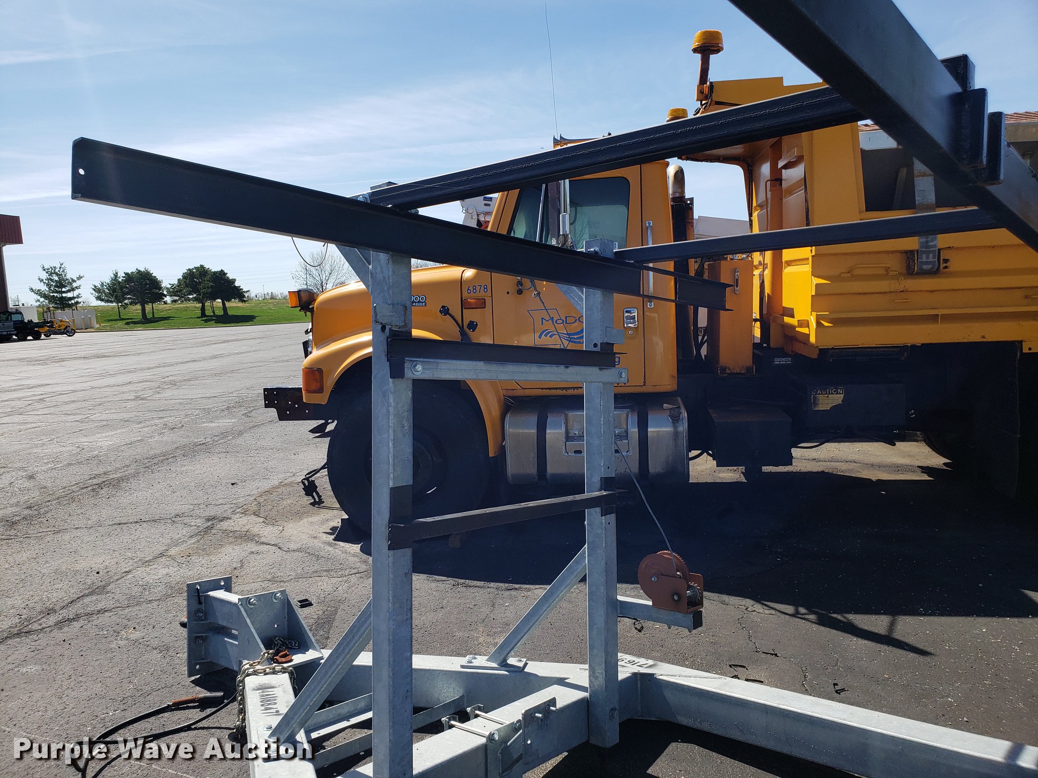 Gregory Industries crash attenuator in Lee's Summit, MO Item DF3394