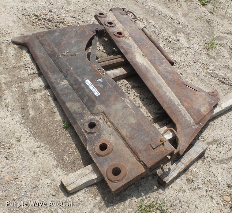 (2) vibratory plow blades in Dexter, MO Item CD9604 sold Purple Wave