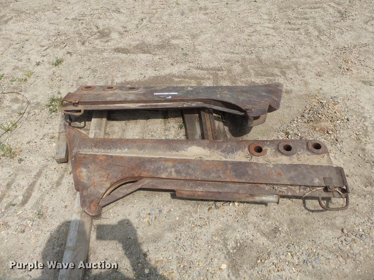 (2) vibratory plow blades in Dexter, MO Item CD9604 sold Purple Wave