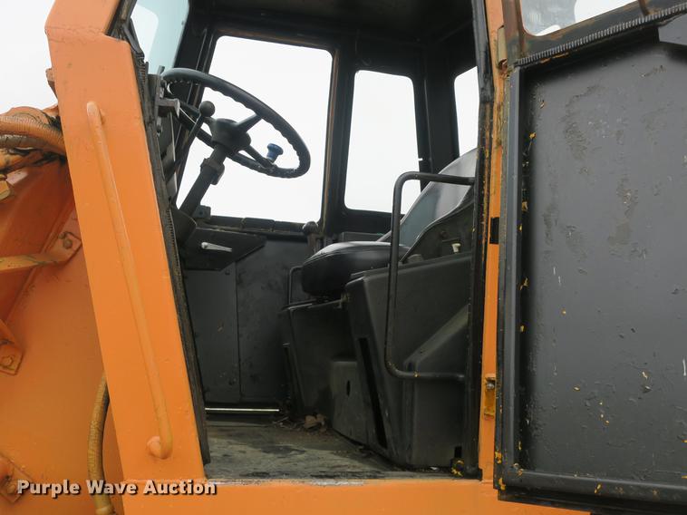 image for item DB8784 1979 Case W14 wheel loader