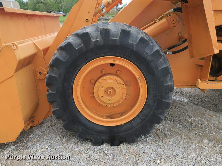 image for item DB8785 1981 Case W14 wheel loader