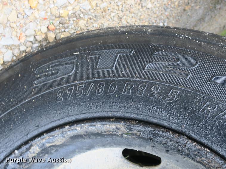 image for item DB8786 1999 International 4700 seal coat truck