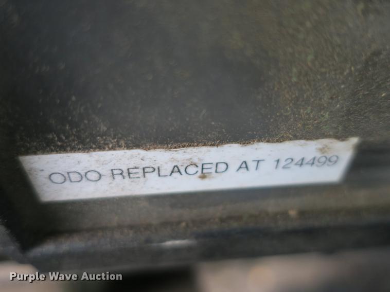 image for item DB8786 1999 International 4700 seal coat truck