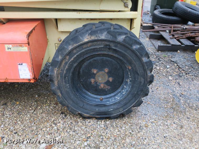 image for item DB8796 JLG 400CRT scissor lift