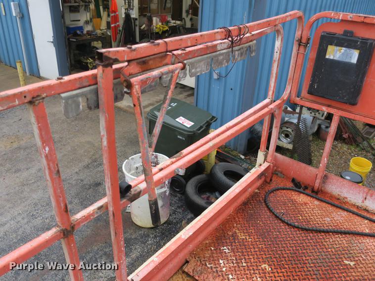 image for item DB8796 JLG 400CRT scissor lift