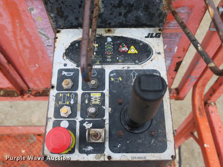 image for item DB8797 JLG 400CRT scissor lift