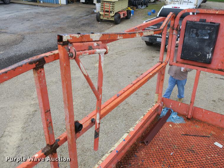 image for item DB8797 JLG 400CRT scissor lift